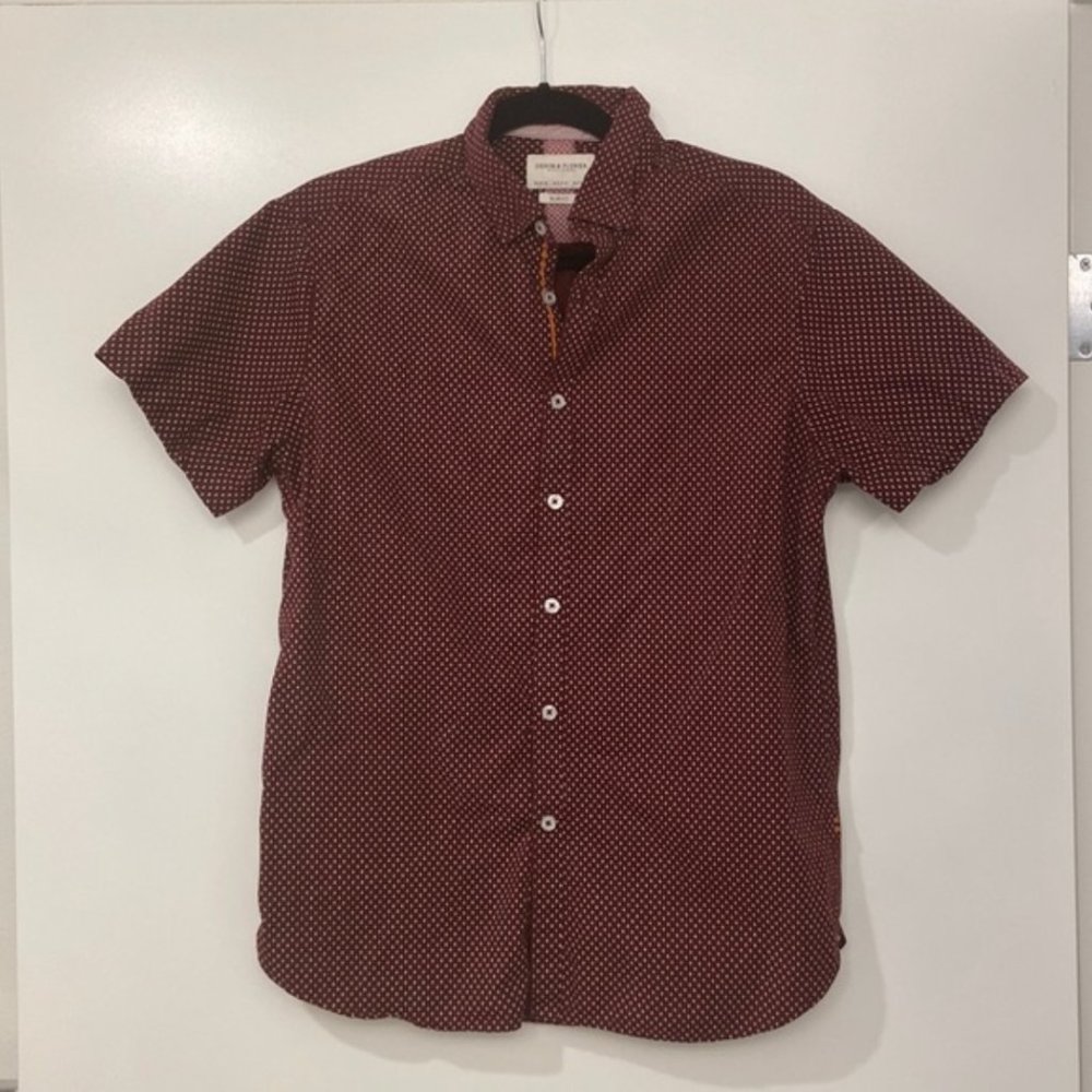 ✨ Denim & Flower burgundy and white short sleeve button down